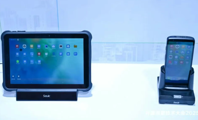 開源鴻蒙技術大會2025|東集鴻蒙5.0智能終端驚艷亮相，賦能信創產業數字化轉型